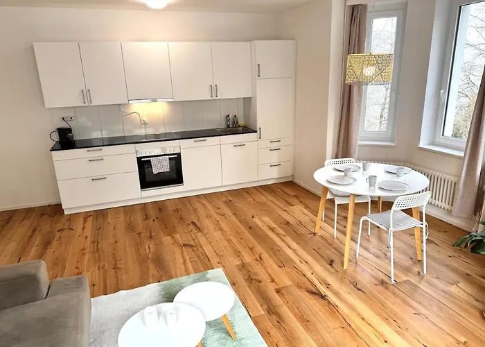 Gemuetliche Und Geraeumige 2,5 Zimmer Wohnung Mit Kostenlosem Parkplatz