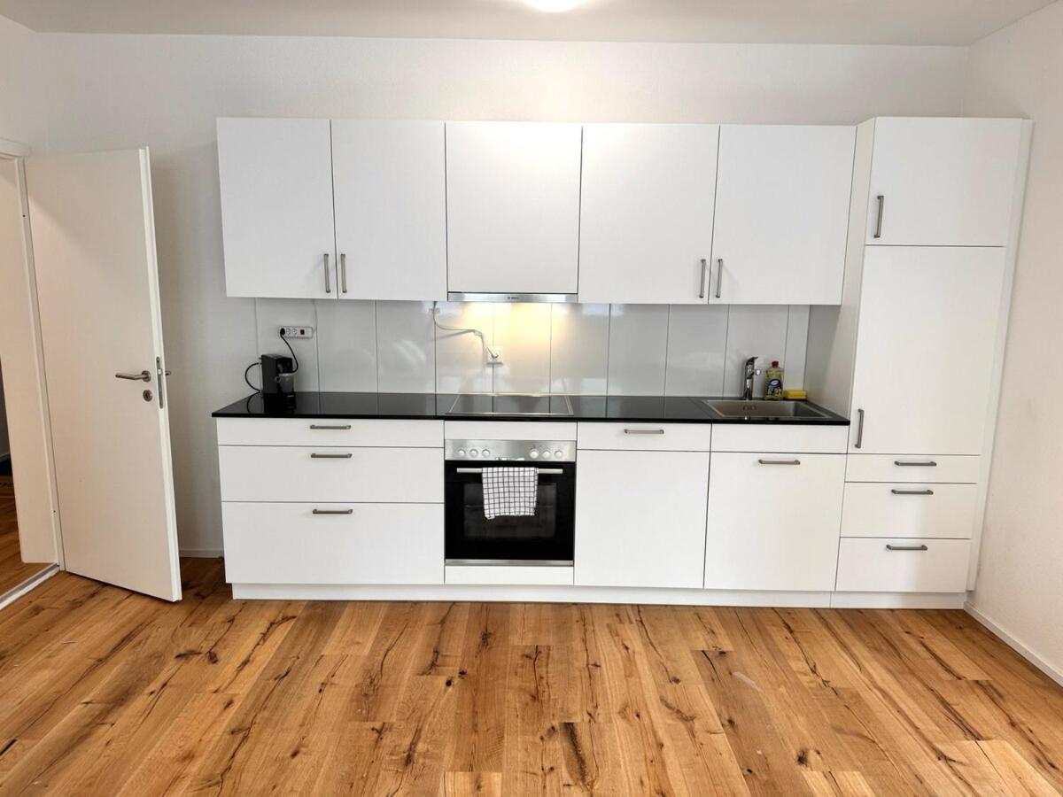 Apartment Gemuetliche Und Geraeumige 2,5 Mit Kostenlosem Parkplatz